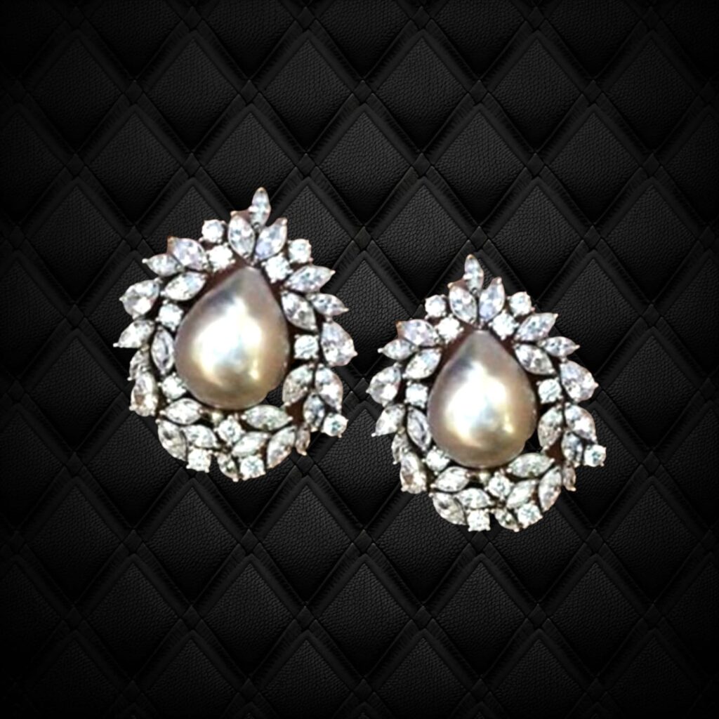 Grey Passion Pearl Stud Silver Earring