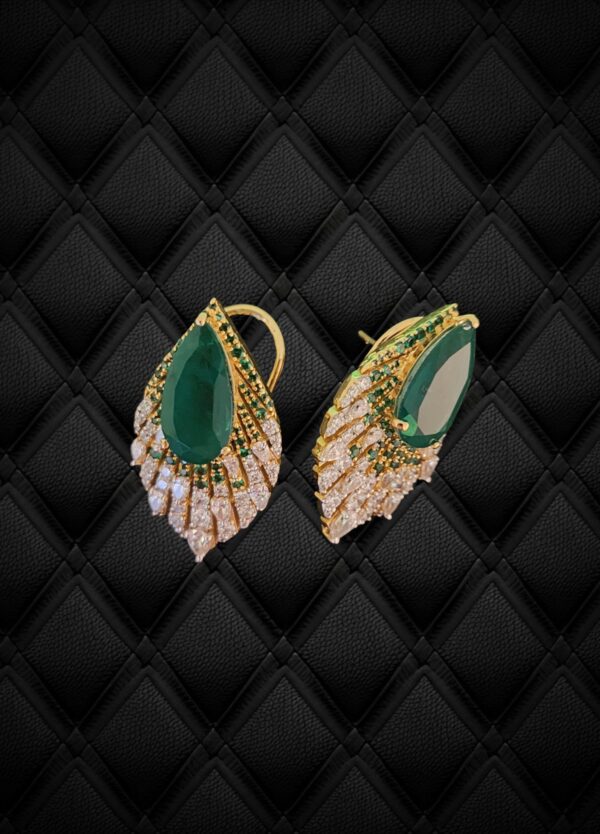 NATURAL LEAF SHAPE EMERALD EARRING